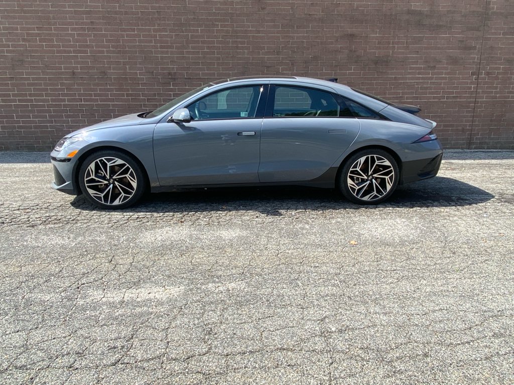Used 2024 Transmission Blue Hyundai Limited image 2