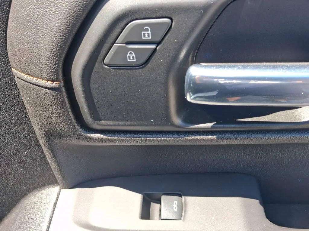 Used 2021 Summit White GMC AT4 image 34