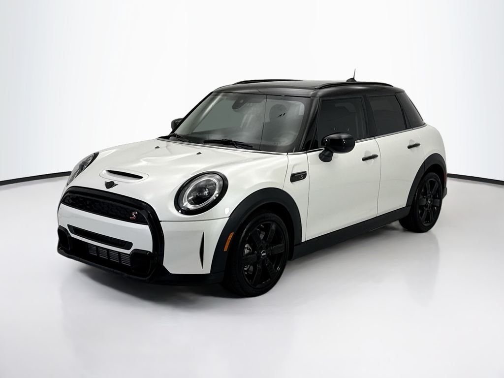 2023 MINI Hardtop Cooper S's photo