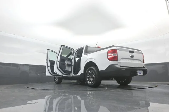 Certified Used 2024 Oxford White Ford XLT image 46