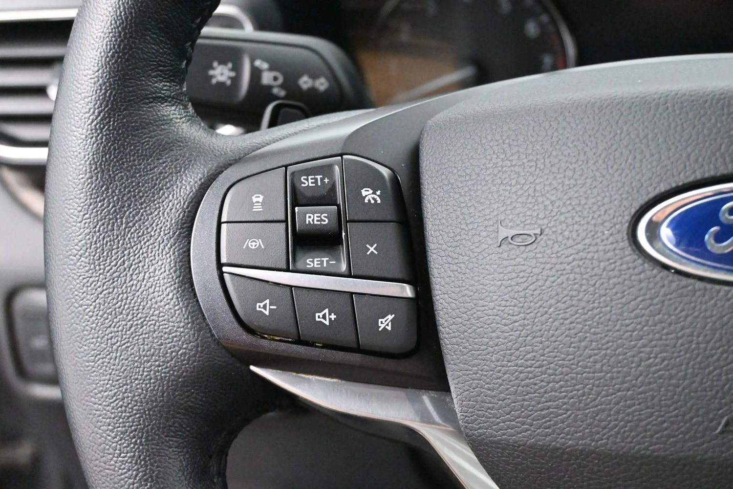 Used 2020 Magnetic Ford Limited image 20