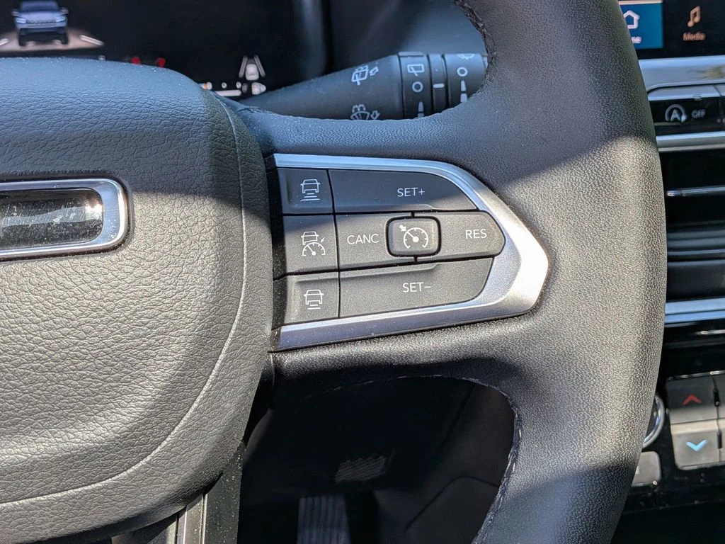 Used 2024 White Jeep Limited image 17