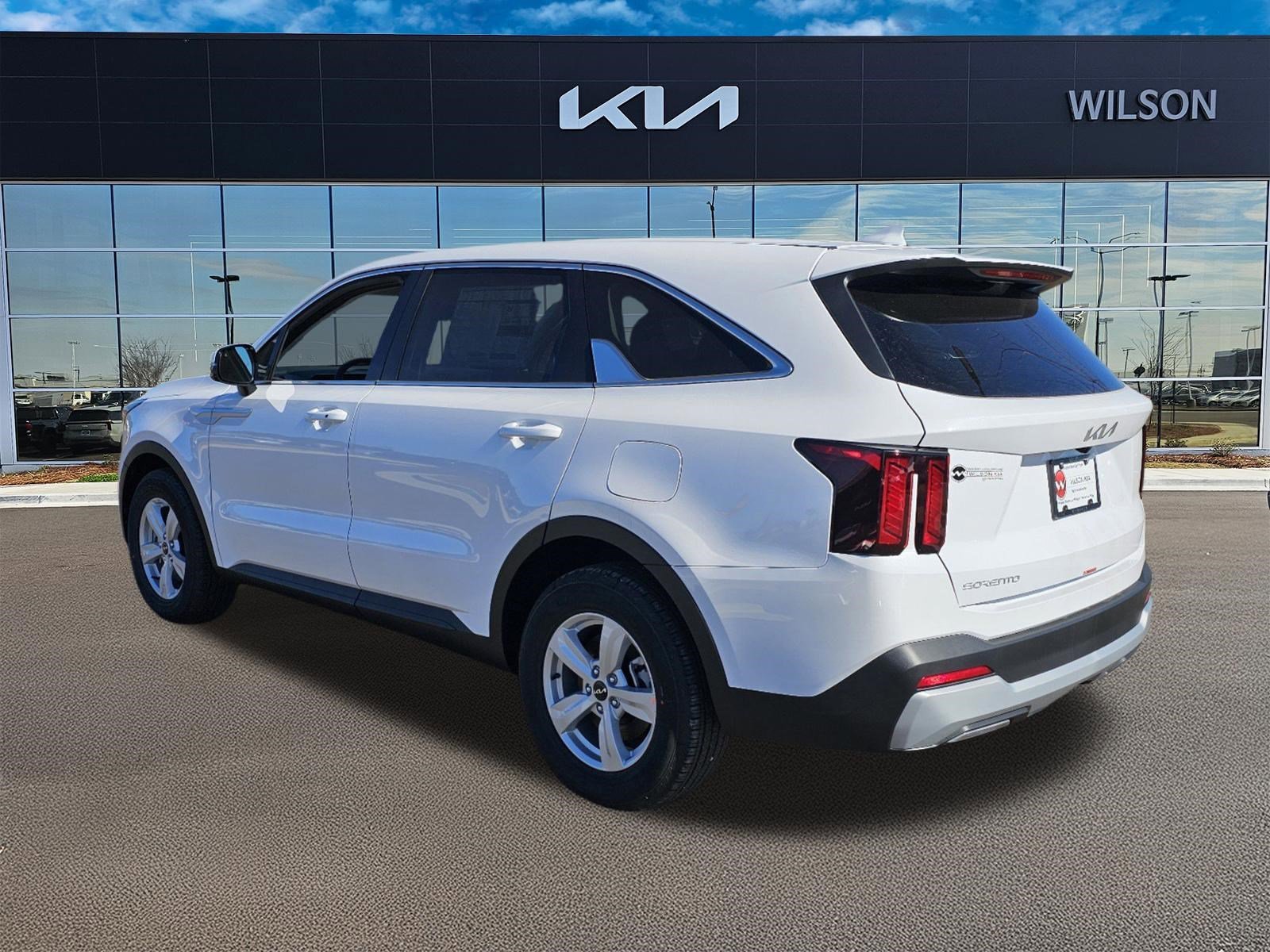 New 2025 Glacial White Pearl Kia LX image 5