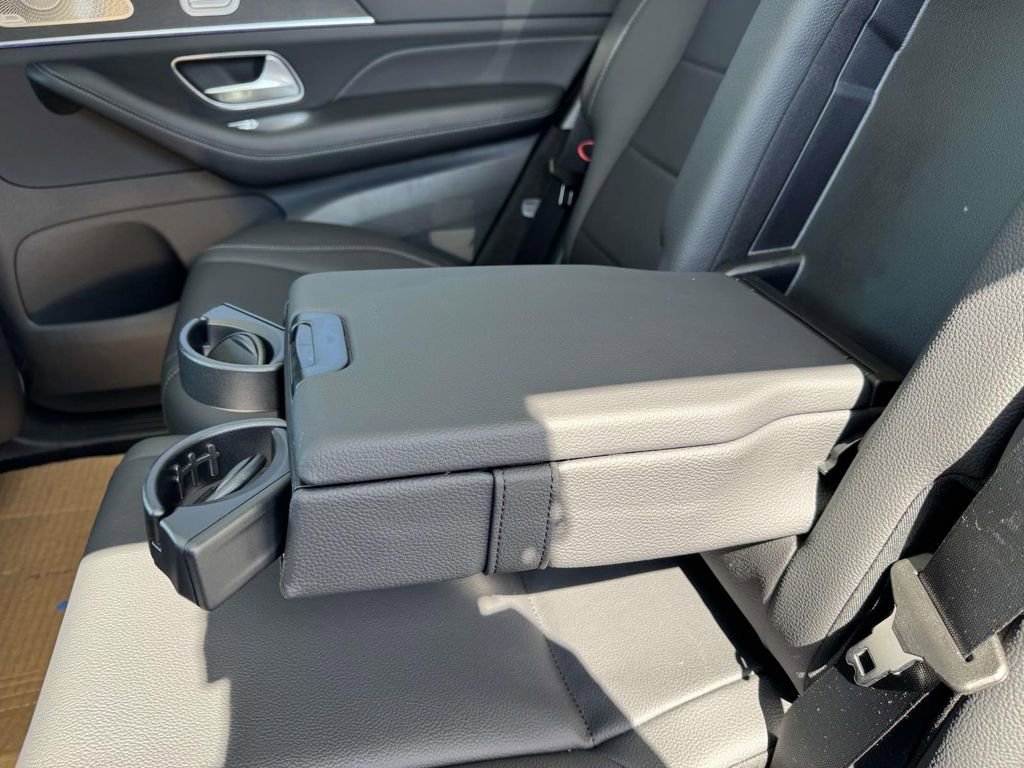 New 2026 Black Mercedes-Benz GLS 450 image 32