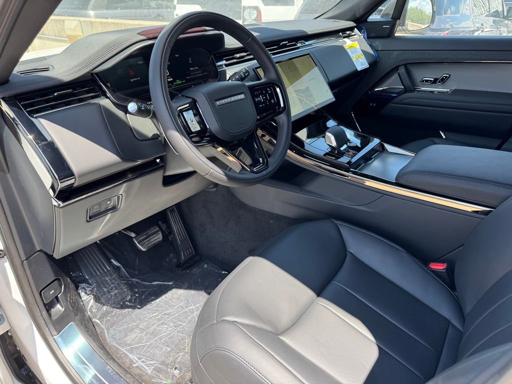 New 2026 Fuji White Land Rover Dynamic SE image 8