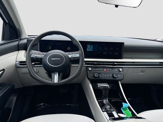 2025 Hyundai Tucson SE - Photo 21