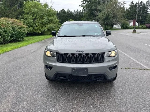 Used 2020 Gray Jeep Laredo image 8