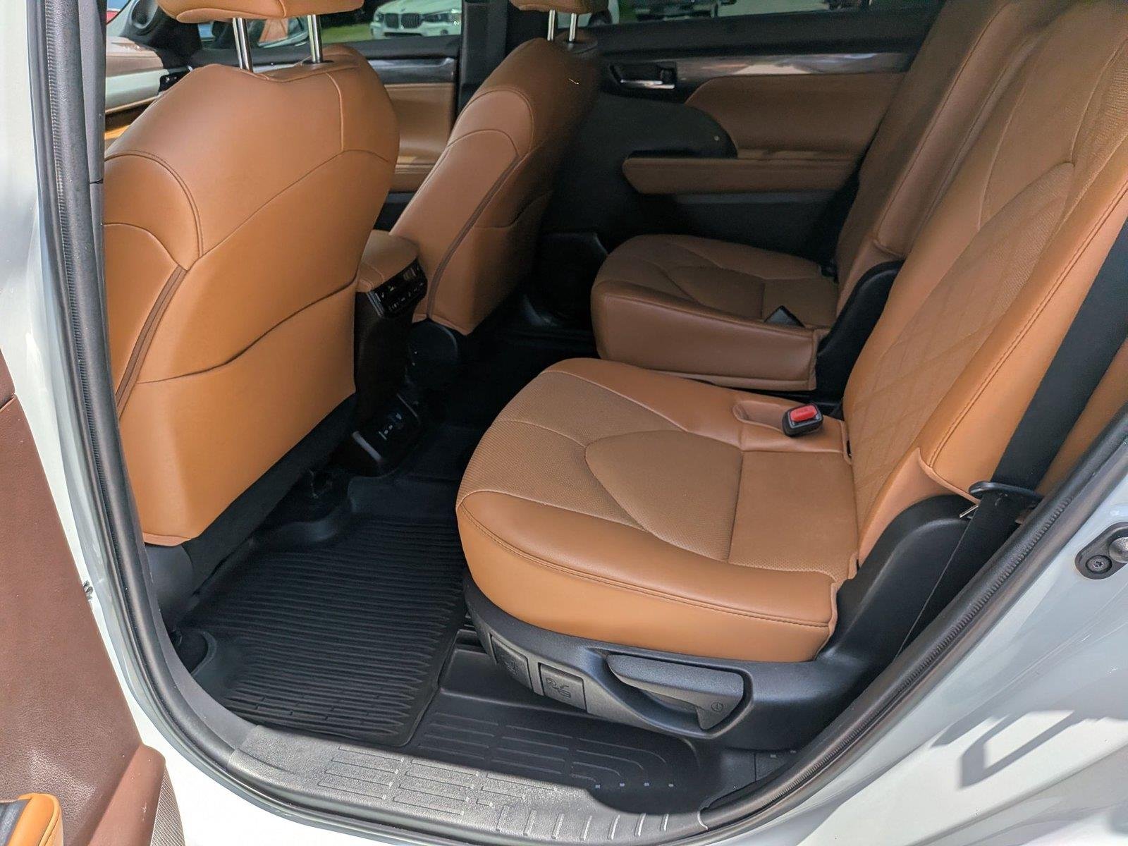 Used 2022 Wind Chill Pearl Toyota Platinum image 31