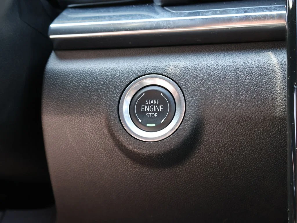 Used 2026 Summit White GMC Elevation image 30