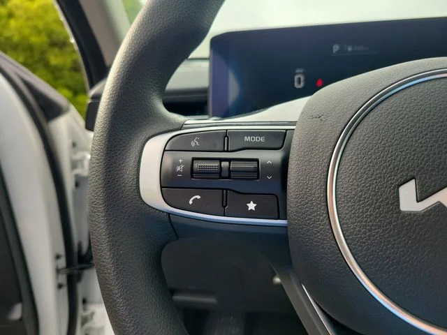New 2026 Snow White Pearl Kia LXS FWD image 15