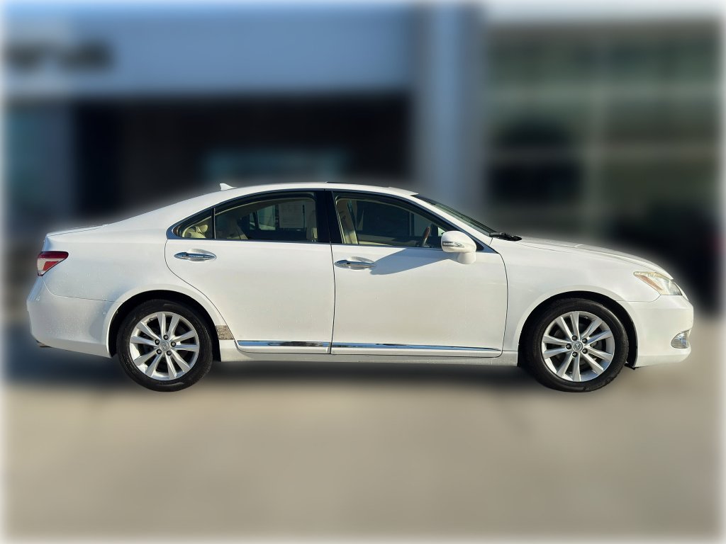 Used 2012  Lexus Base image 9