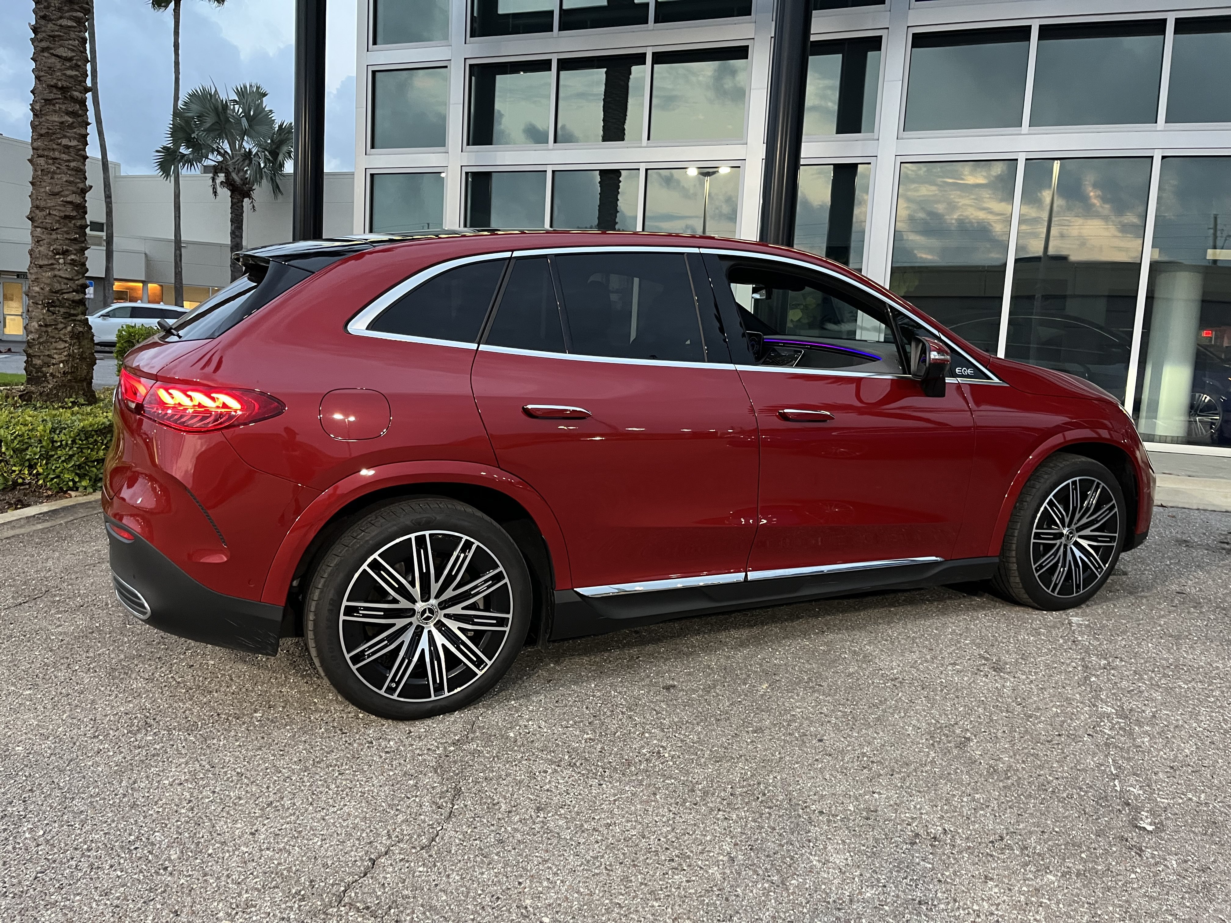 New 2026 PATAGONIA RED Mercedes-Benz EQE 320+ image 7