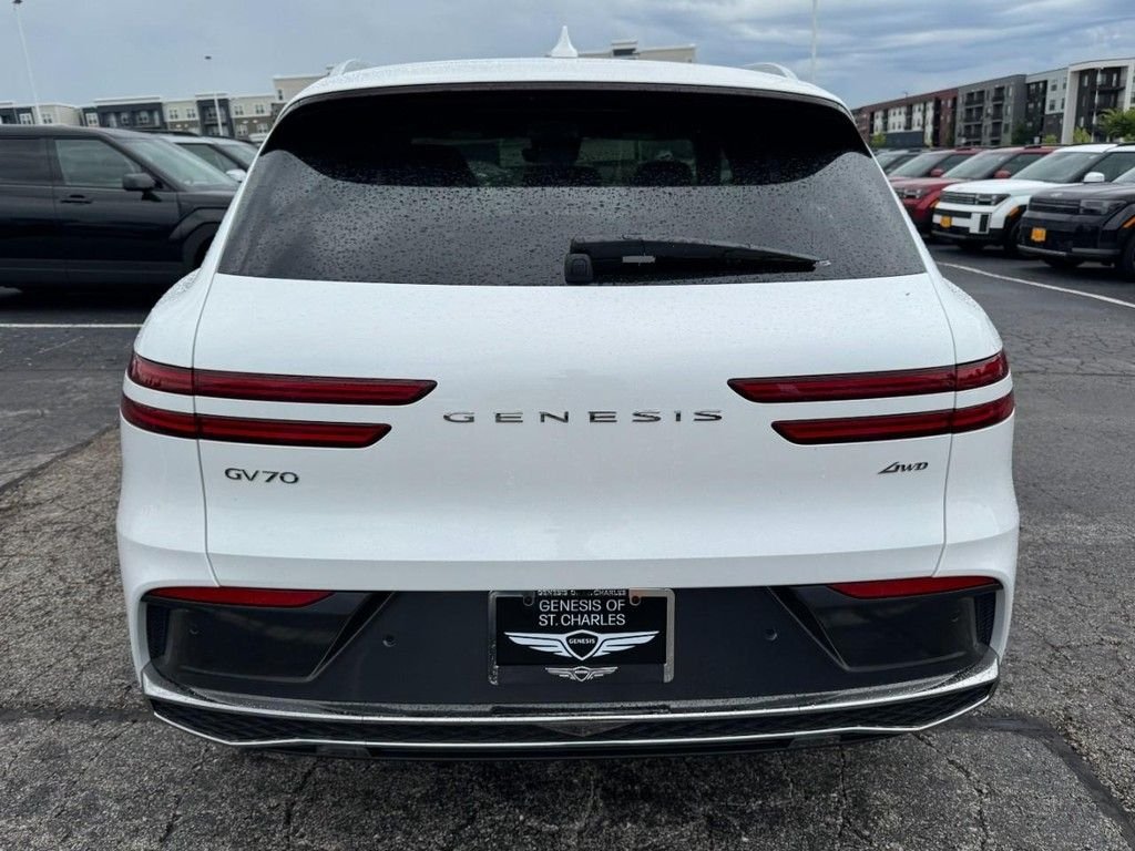 New 2026 Uyuni White Genesis 2.5T ADVANCED image 4