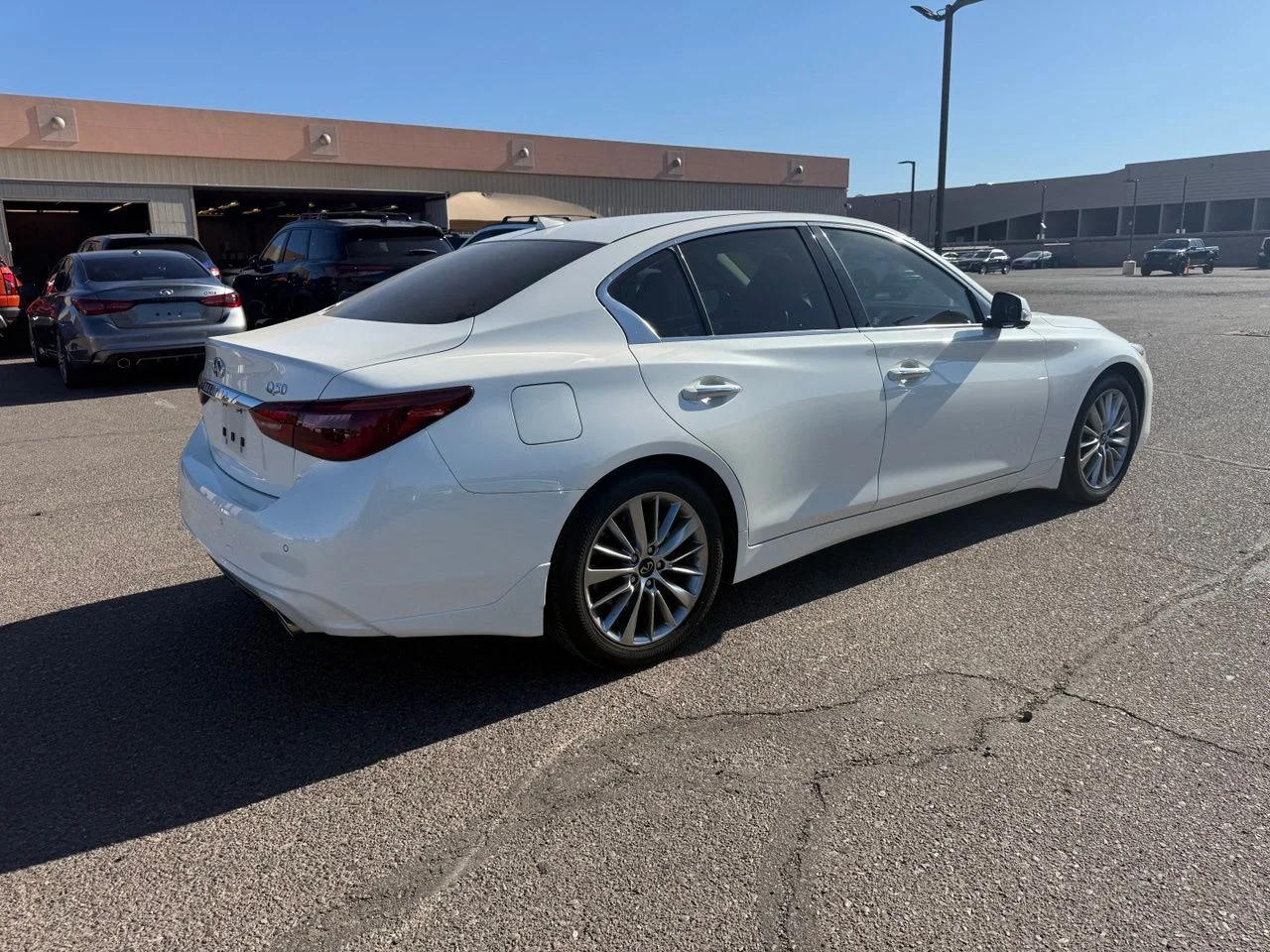 Used 2024 Majestic White INFINITI Luxe image 5