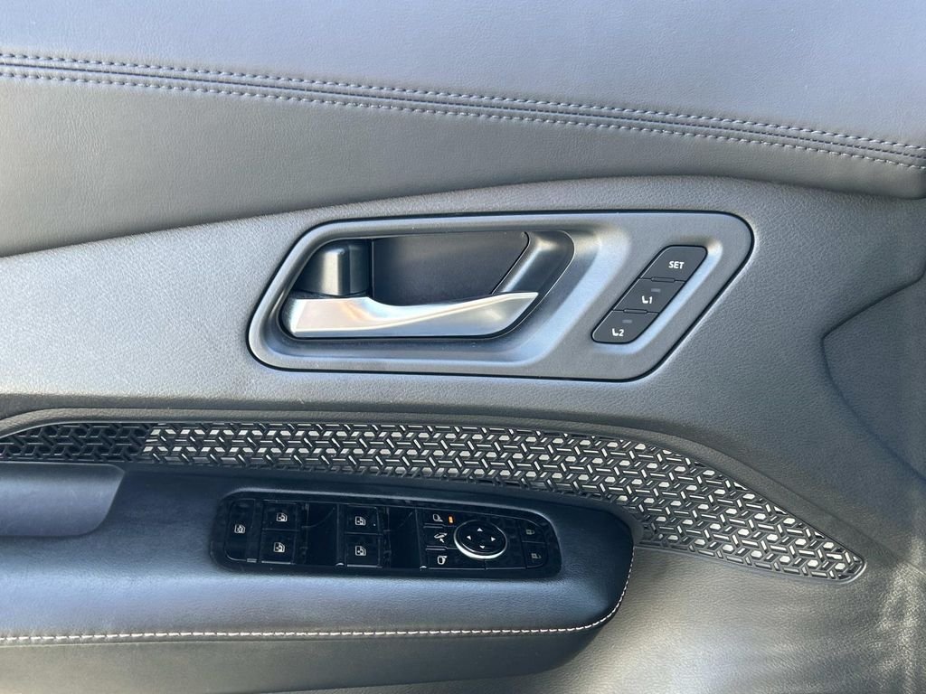 Used 2023 Black Nissan ENGAGE image 14