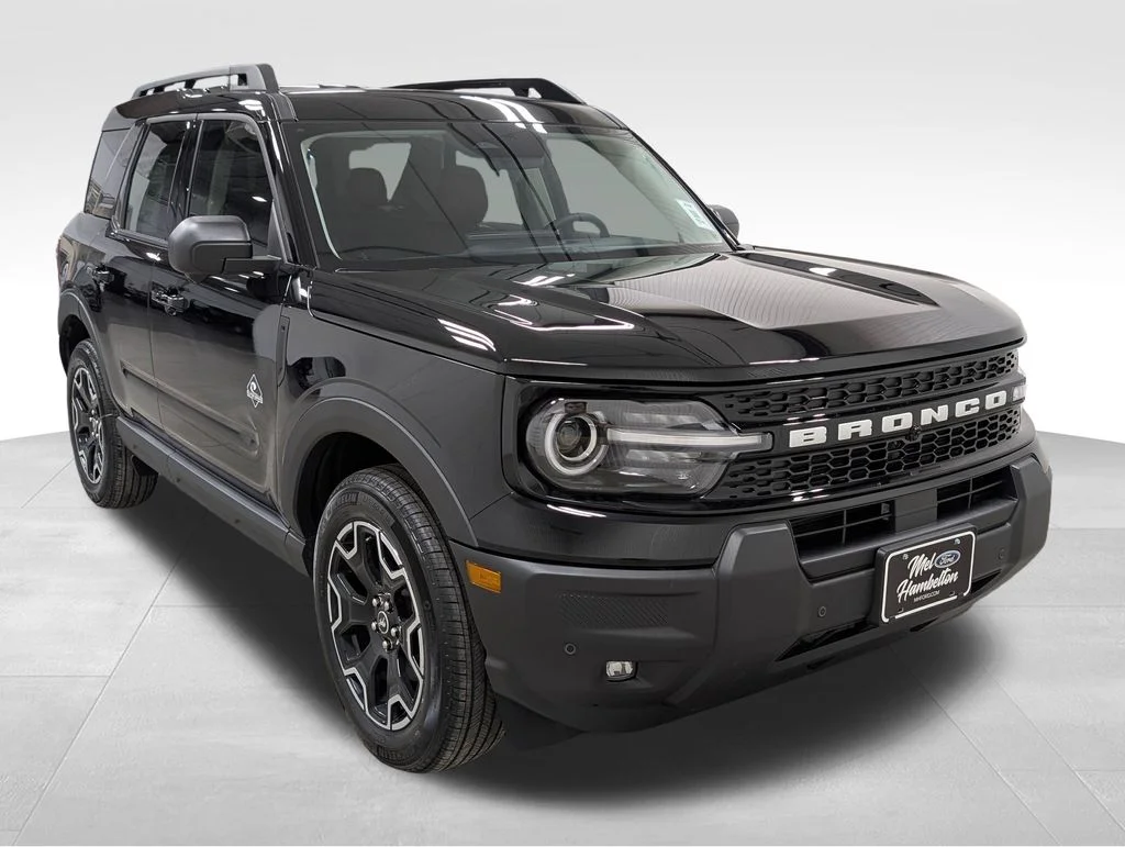 New 2025 Shadow Black Ford Outer Banks® image 5