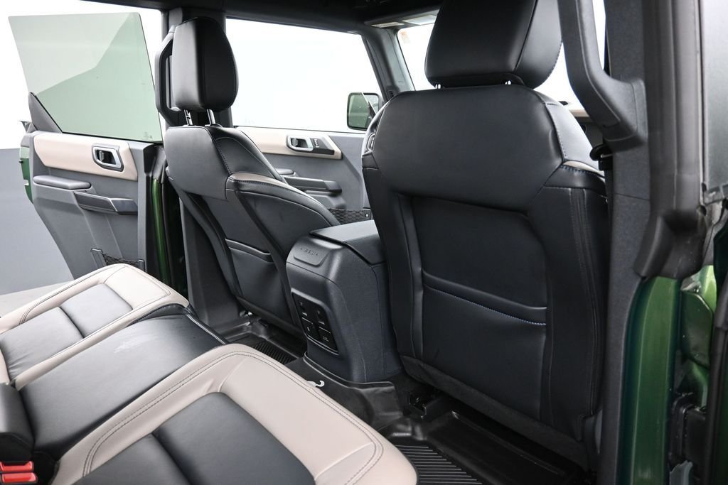 Used 2024 Green Ford Wildtrak image 12