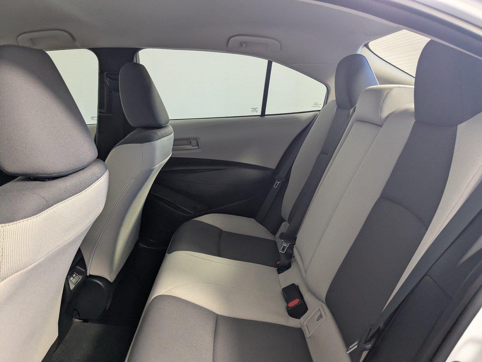 Used 2025 Ice Cap Toyota LE image 30