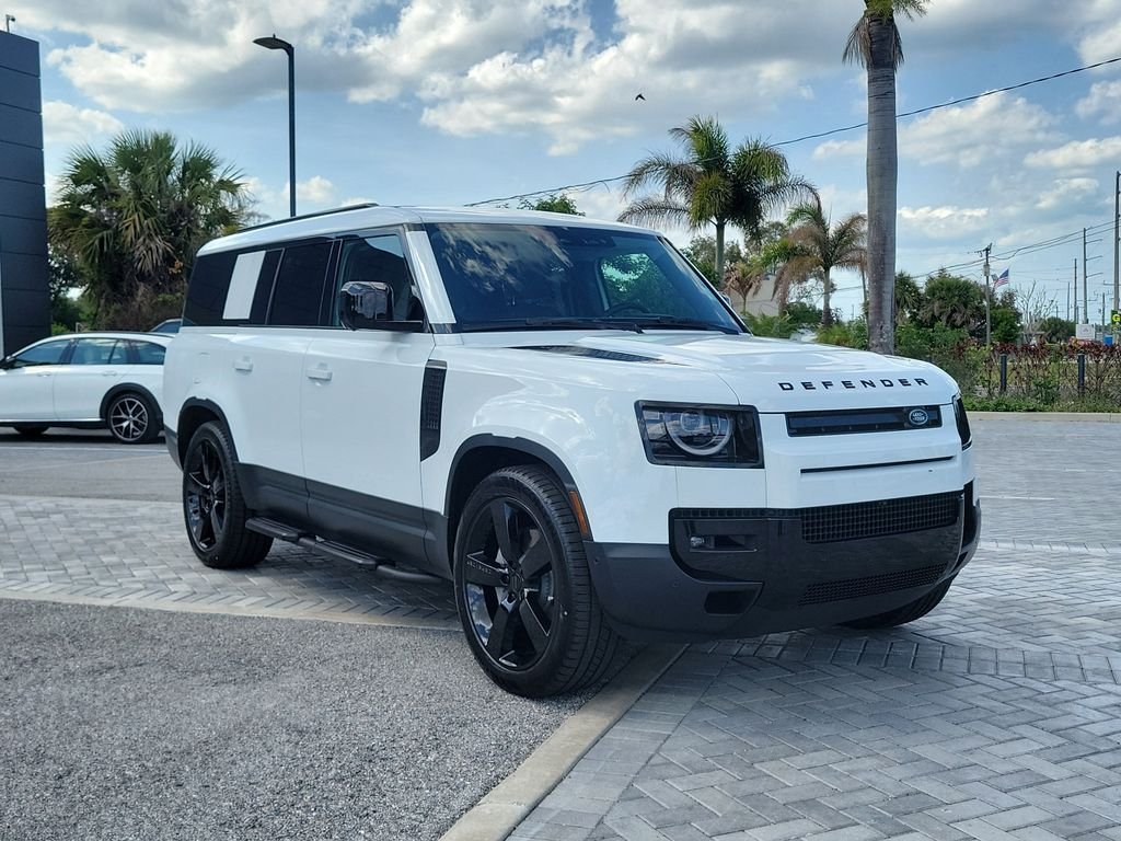 New 2026 Fuji White Land Rover S image 7