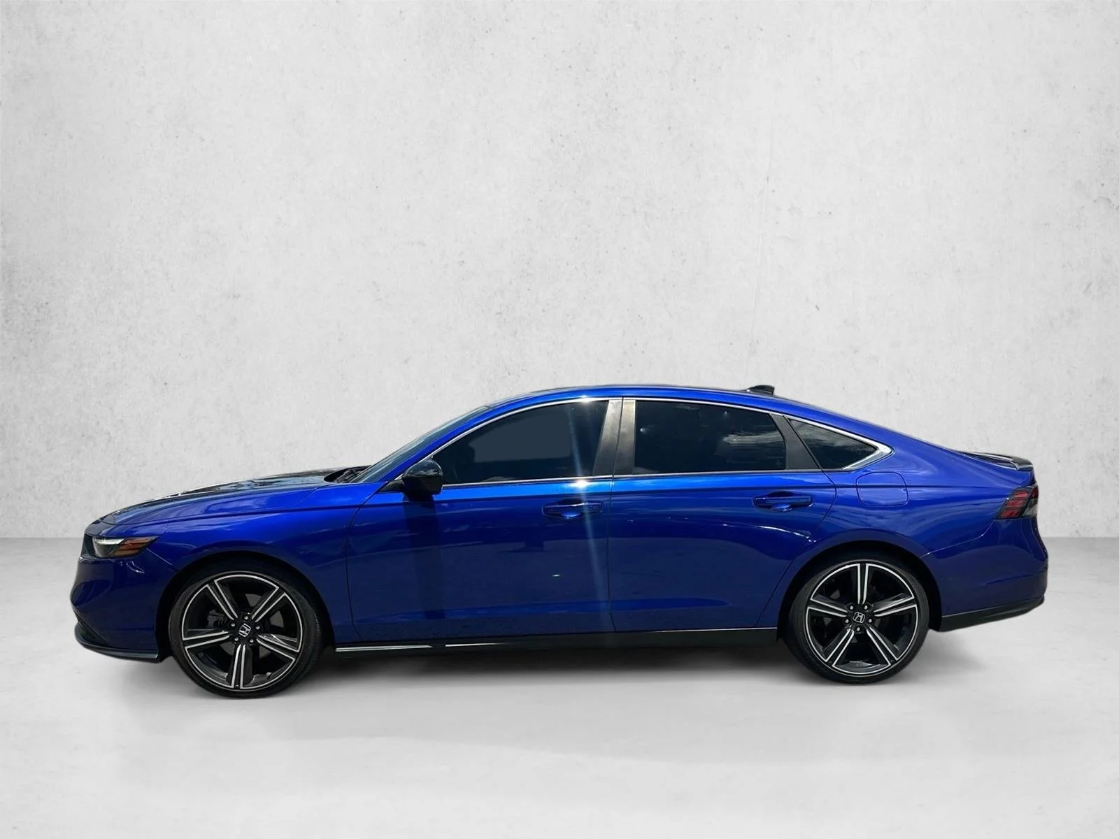 Used 2023 Still Night Pearl Honda Sport image 9