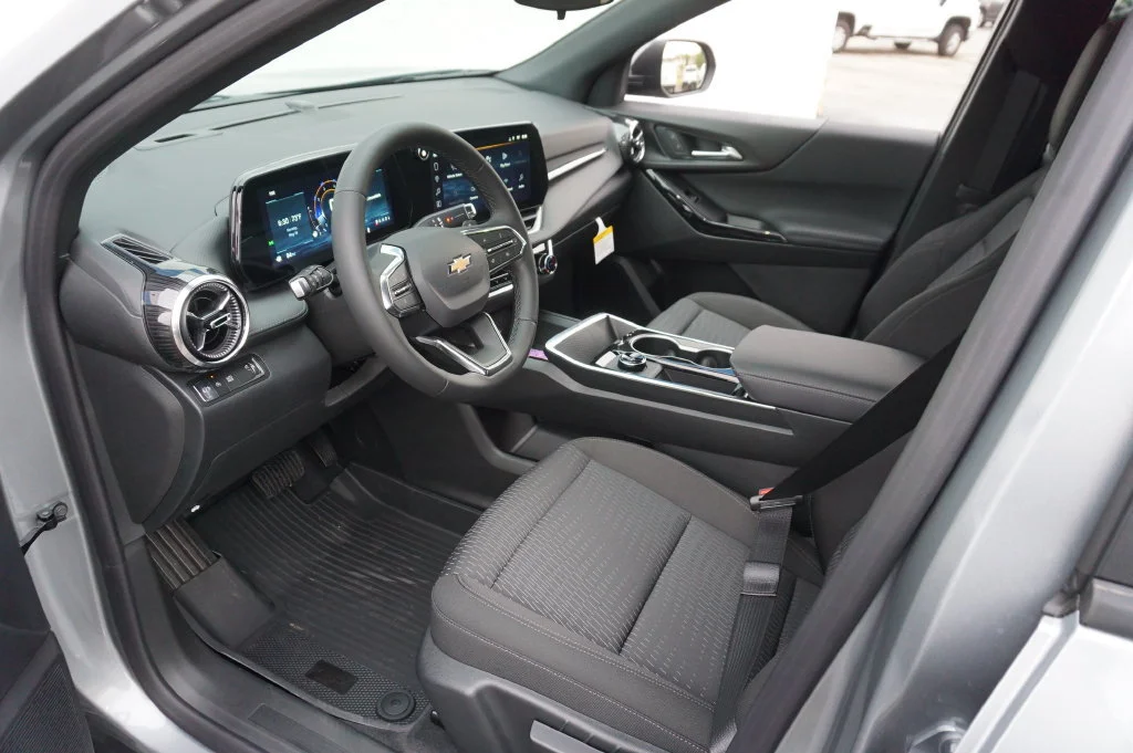 2027 Chevrolet Equinox LT - Photo 10