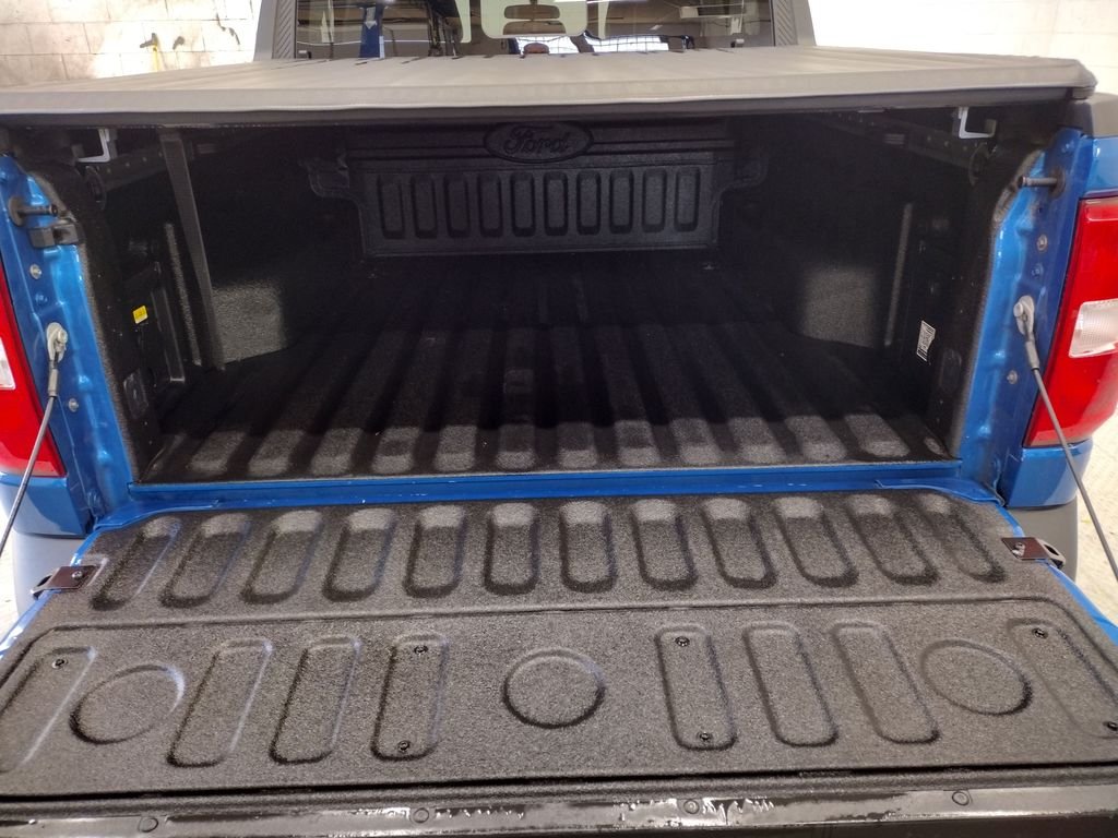 Used 2022 Blue Metallic Ford Lariat image 19