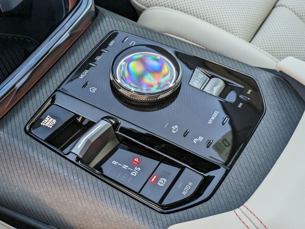 2026 BMW X3 30 - Photo 21