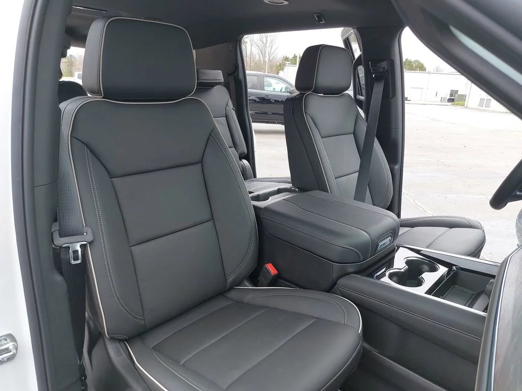2025 Chevrolet Suburban Premier - Photo 10