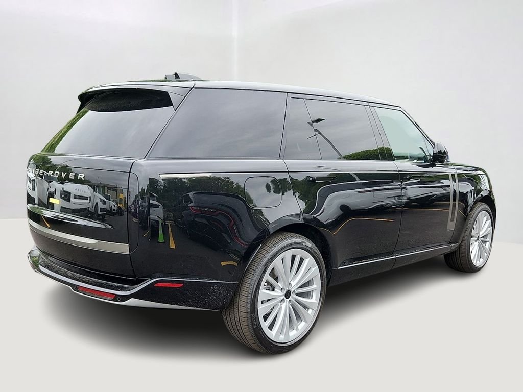 New 2026 Santorini Black Land Rover SE image 3
