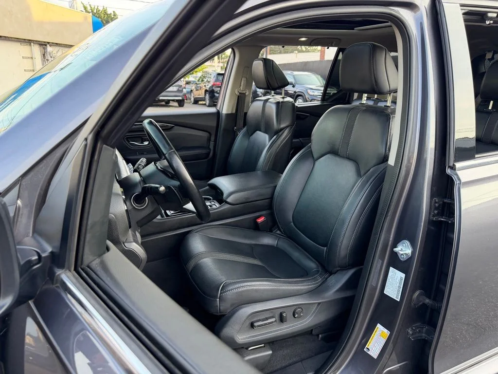 Used 2023 Gray Honda Touring image 21