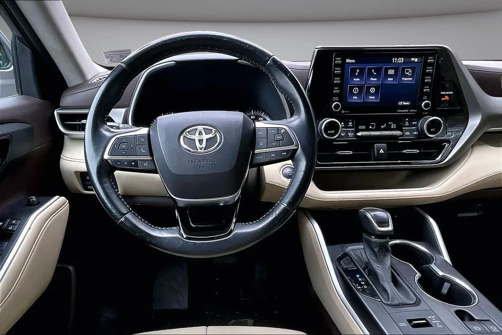 2021 Toyota Highlander XLE - Photo 8