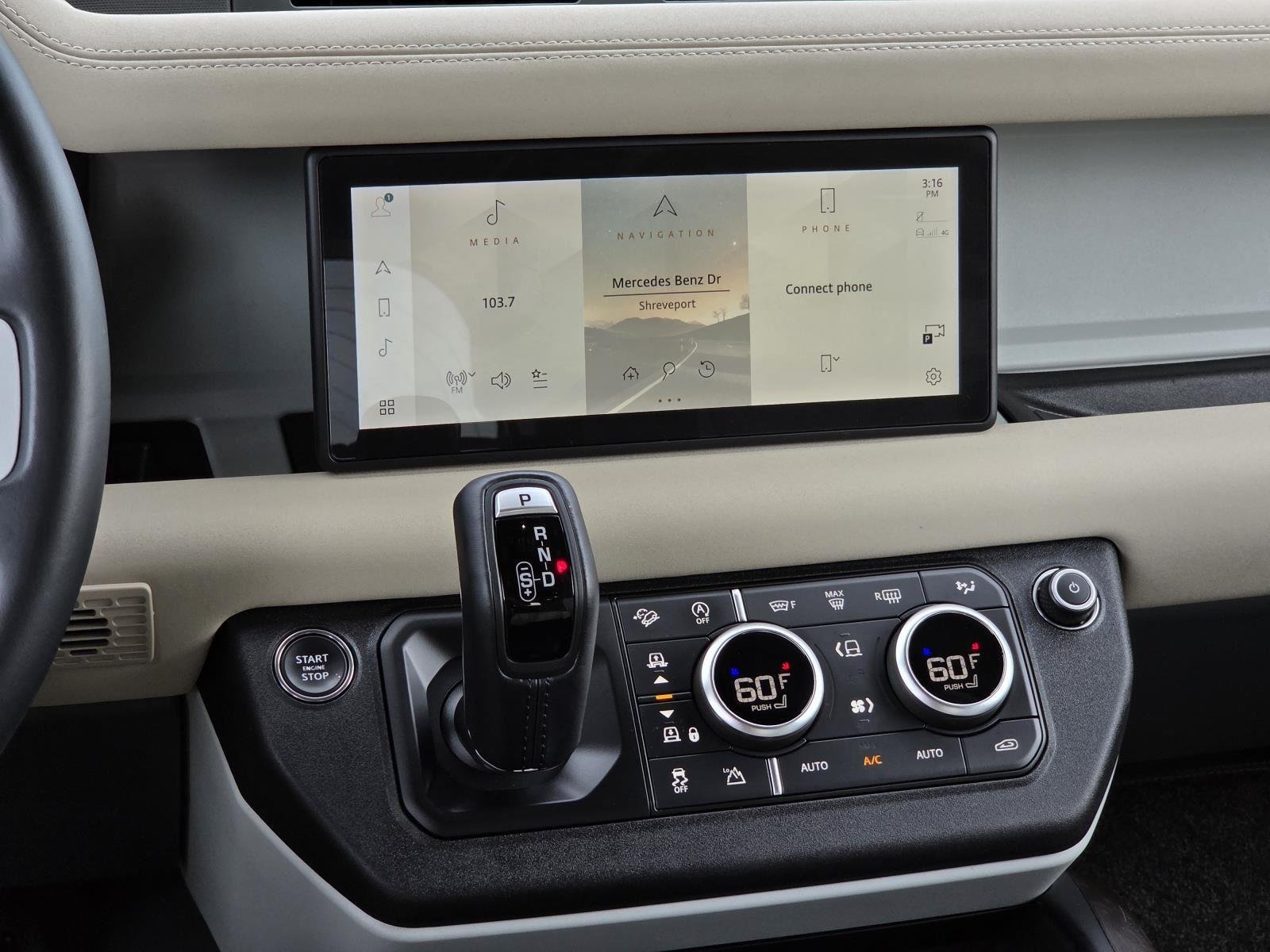 Used 2023  Land Rover X-Dynamic SE image 16