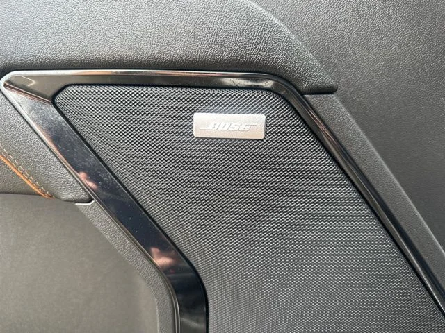 Used 2024 White GMC AT4 image 33
