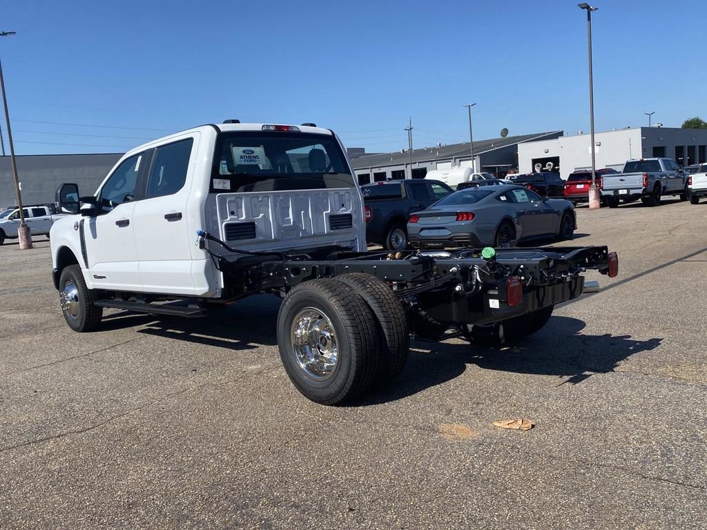 New 2026 White Ford F350 4X4 CRW CC image 4