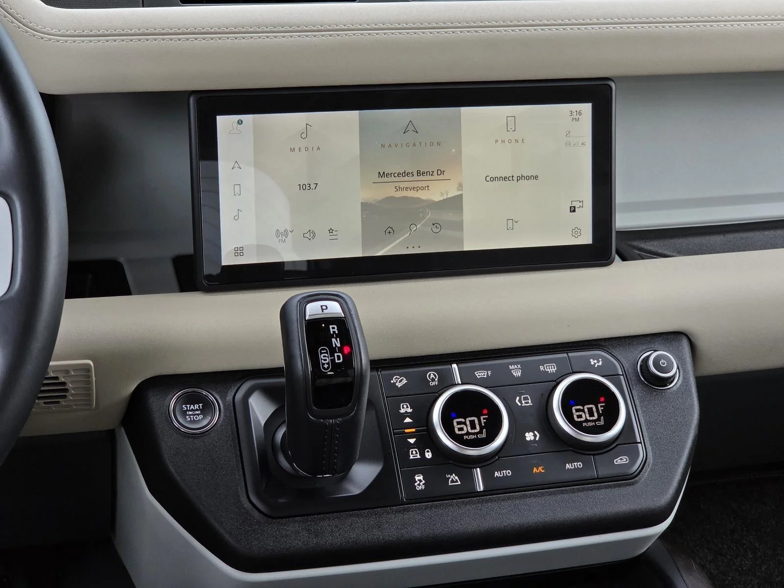 Certified Used 2023  Land Rover X-Dynamic SE image 16