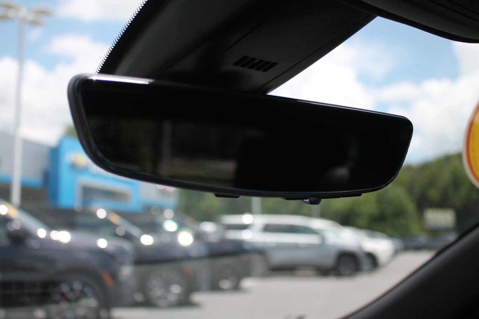 Used 2025 Iridescent Pearl Tricoat Chevrolet RS image 22