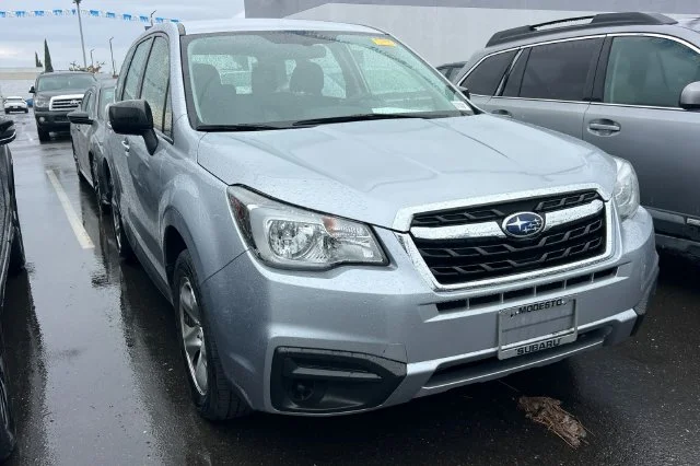 Used 2018 Silver Subaru 2.5i image 5