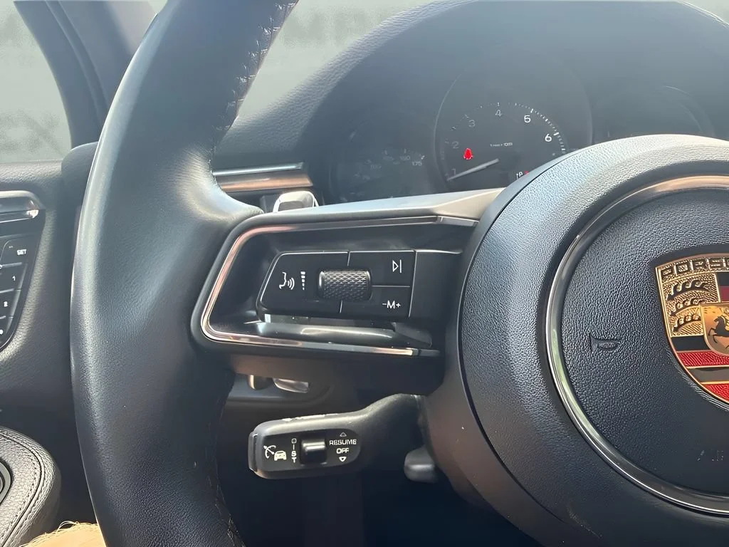 Used 2023  Porsche  image 20