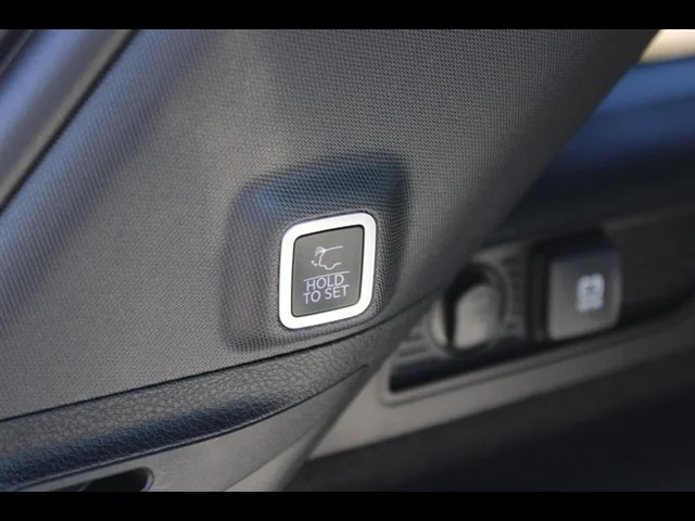 Used 2022 Diamond Black C Jeep Summit Reserve 4xe image 8