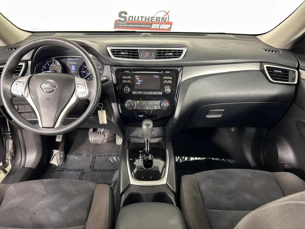 Used 2015 Gray Nissan S image 18