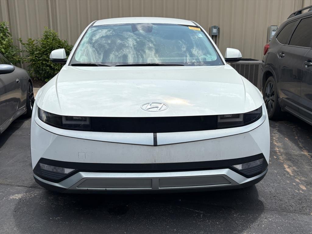 Certified Used 2023 Atlas White Hyundai SE image 2