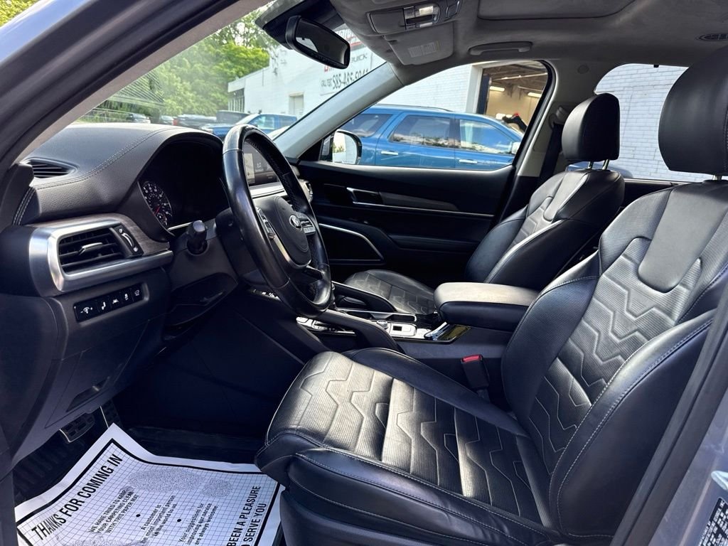 Used 2021 Silver Kia SX image 10