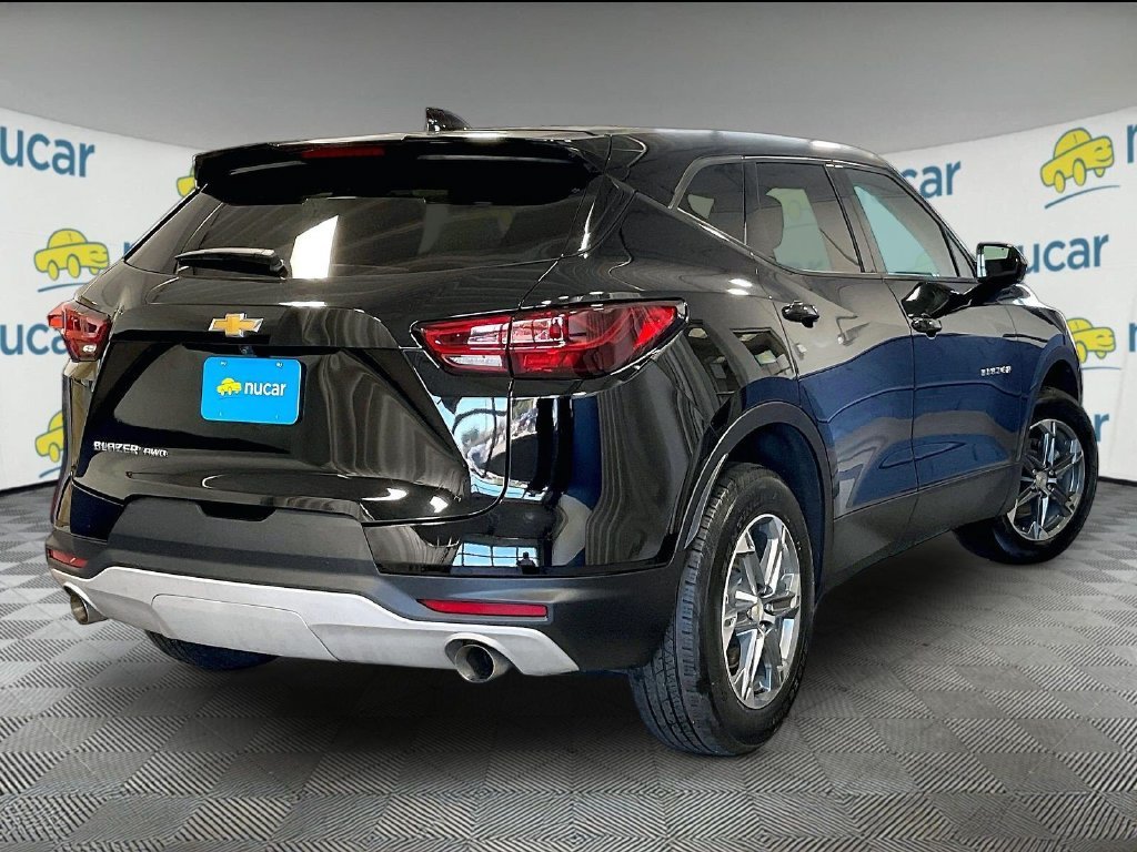 Used 2025 Black Chevrolet LT image 6