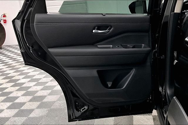 New 2026 Super Black Nissan Platinum image 32