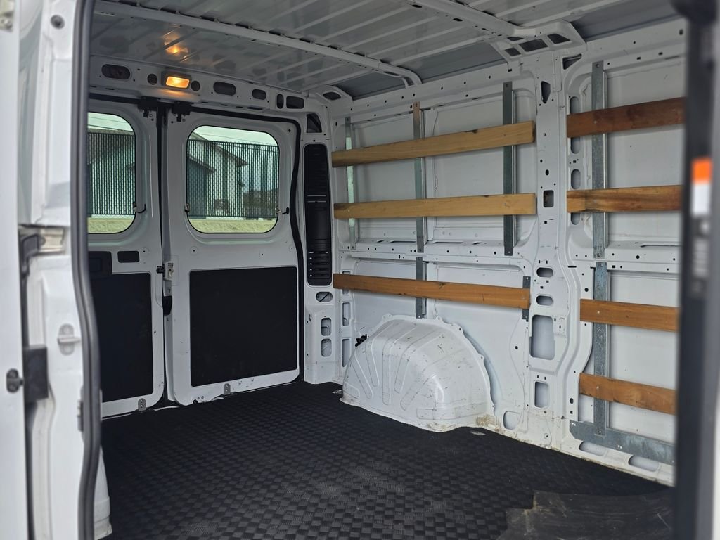 Used 2025 White Ram Base image 13