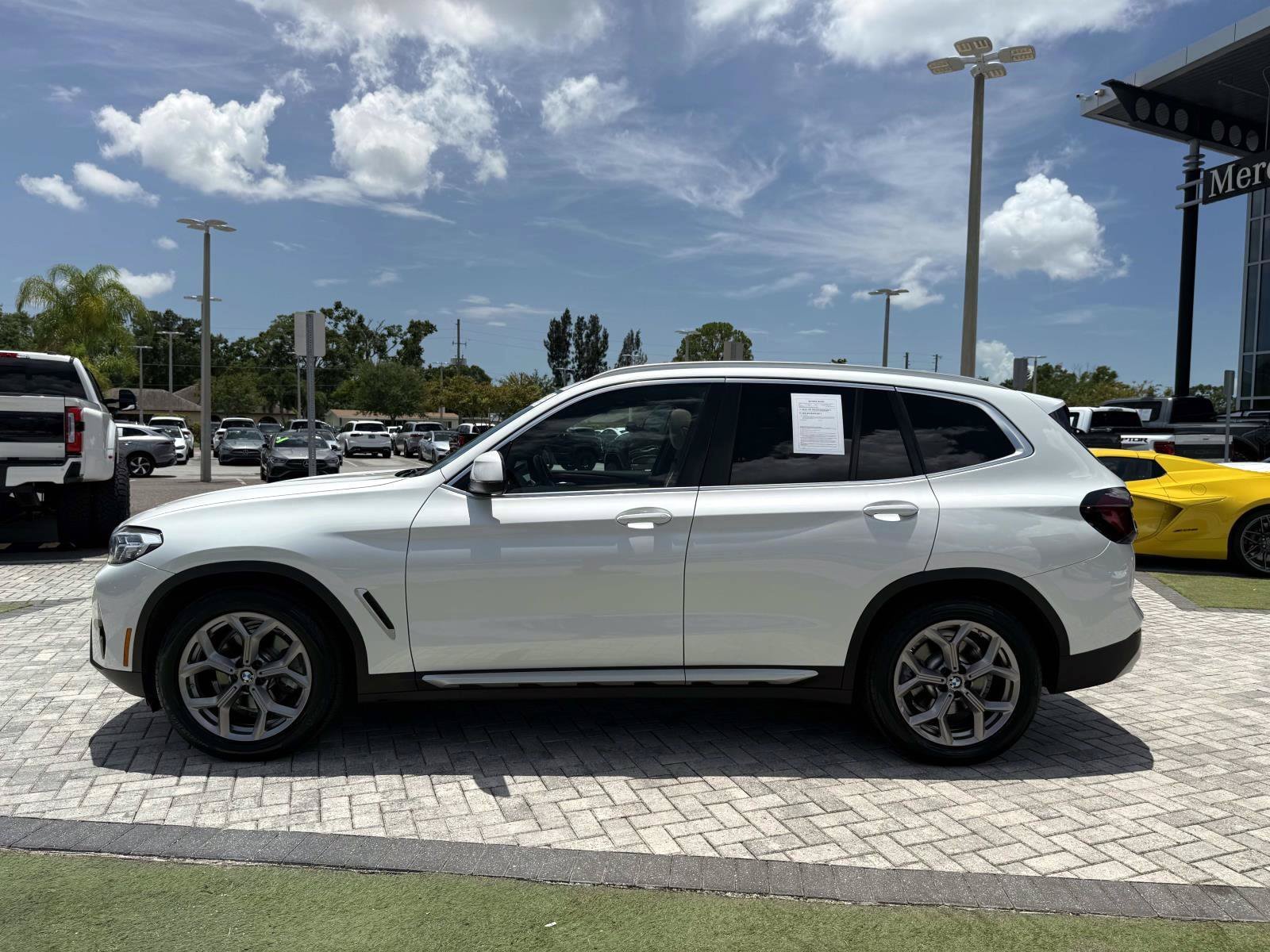 Used 2022 Mineral White Metallic BMW sDrive30i image 3