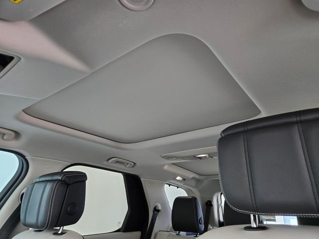 Certified Used 2025 Black Land Rover Dynamic SE image 11