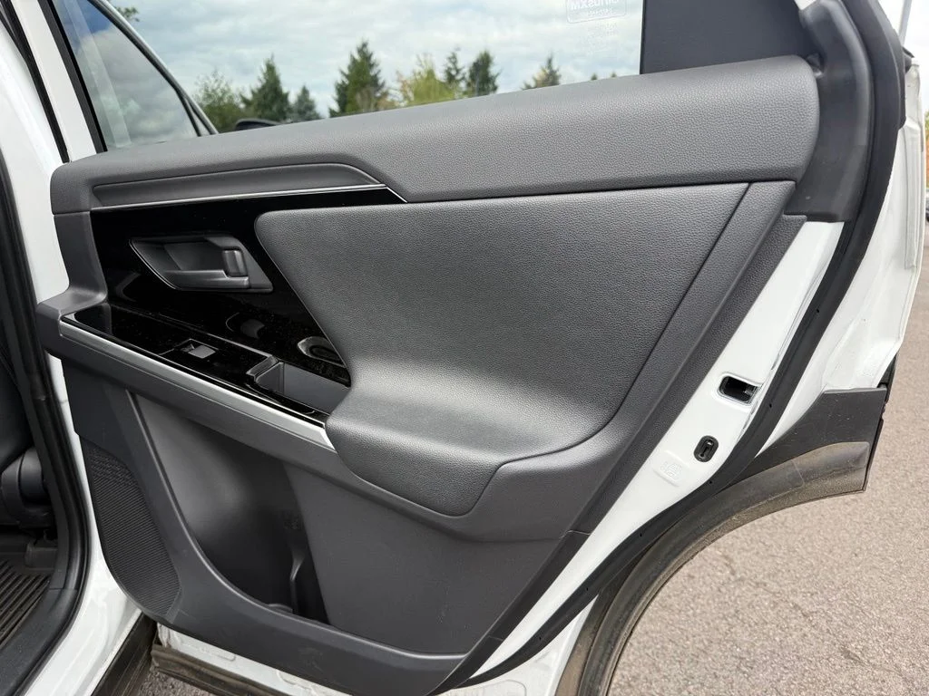 Used 2024 Wind Chill Pearl Toyota XLE image 22