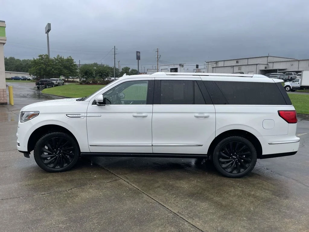 Used 2020 White Lincoln Reserve image 6