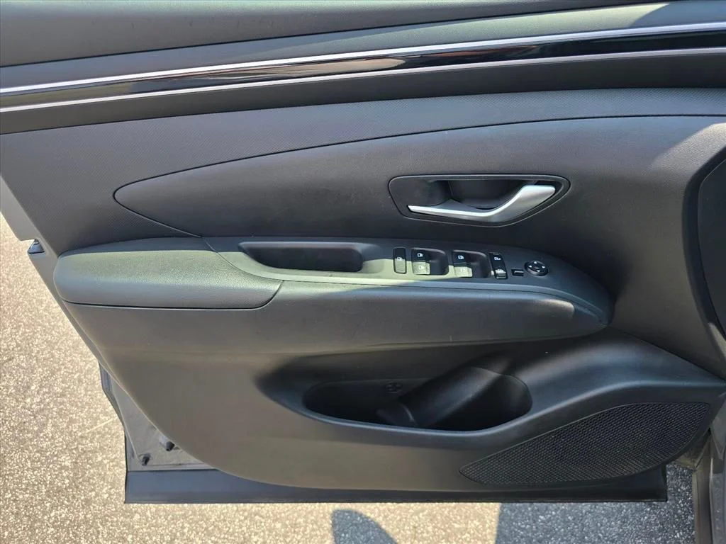 Used 2024 Gray Hyundai SEL image 9